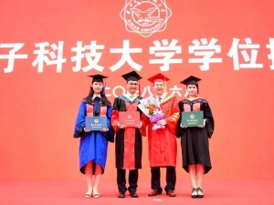 �̵���ӵ����Ĵ�ѧУ�� ���˼ҵ�У��ϵ�У�