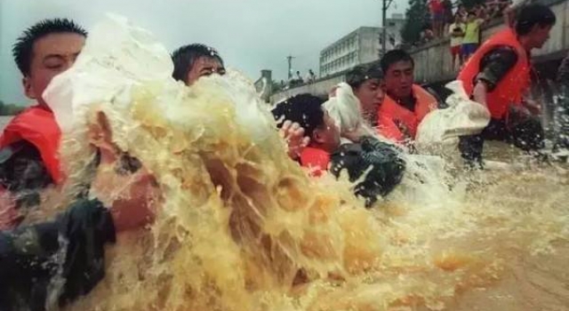 98抗洪20周年 全国亿万人团结一致的岁月你还记得吗？