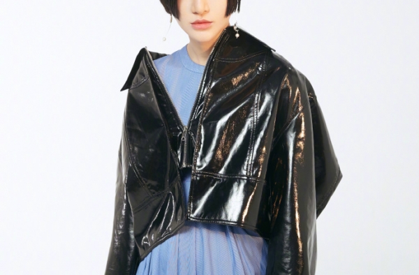 尚雯婕街拍LOOK 别样时髦尽显女王气质