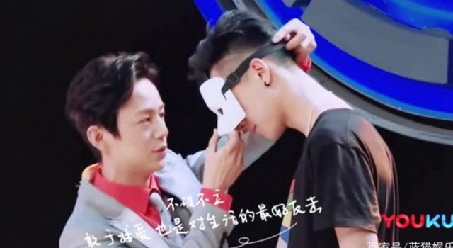 道明寺王鹤棣谈摔面具事件 节目现场真心道歉何老师