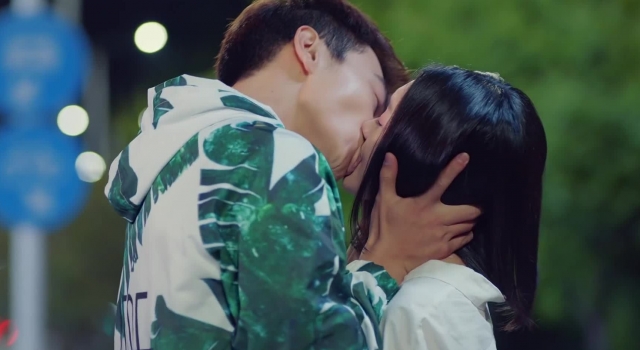 《一起同过窗2》经典台词你必须非常努力 才能做到毫不在意