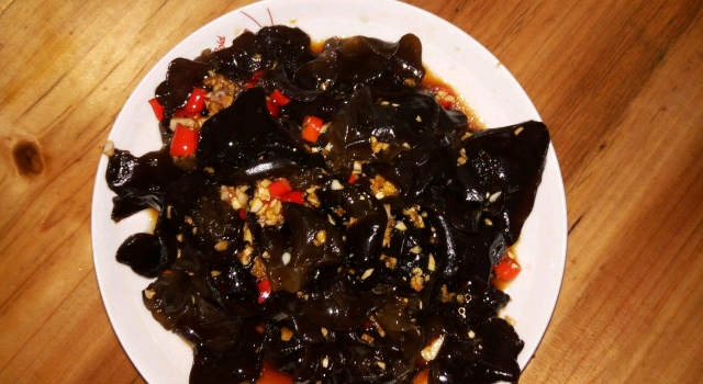 食用黑木耳中毒 餐桌常客黑木耳如何会变成“毒药”?