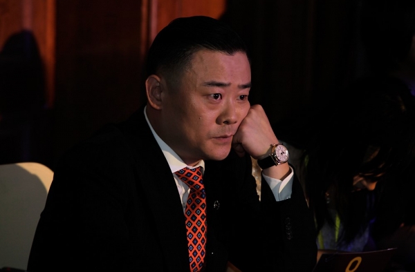 周立波开撕鄢军，大爆料猛料质疑鄂军人品及采访内容