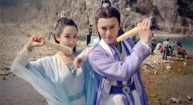 杨紫评论张雪迎 杨紫分手之后首发声