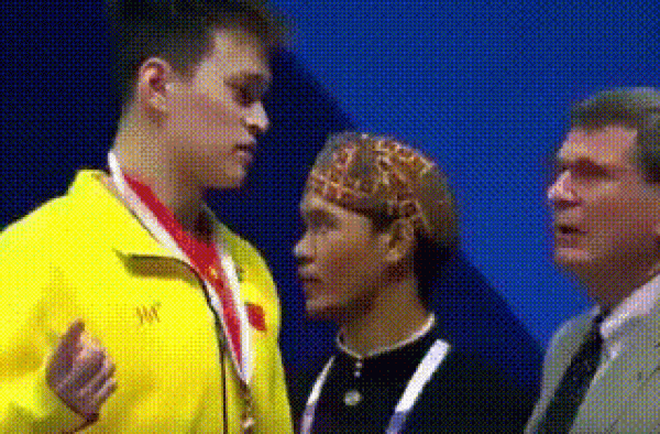 孙杨要求重升国旗（图）知道原因后网友点赞 国格担当！
