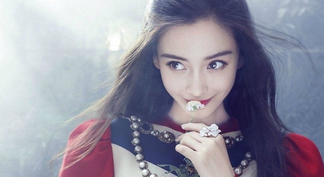 Angelababy身穿19世纪复古服装韵味十足 获奥斯卡艺术指导大赞