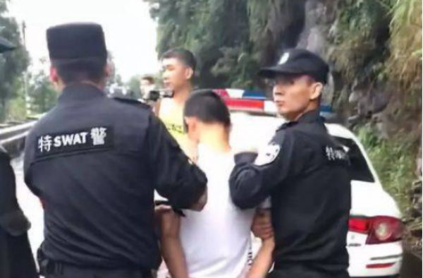 二十岁温州女孩滴滴顺风车遇害 滴滴打车再次被推上风口浪尖