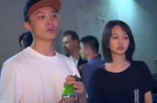郑爽新恋情，秀恩爱闪爆一票粉丝，粉丝称这是真爱吧