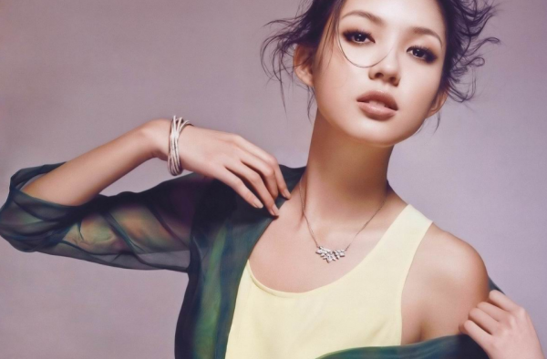 张梓琳妈妈味十足 老公聂磊红三代爷爷是开国中将