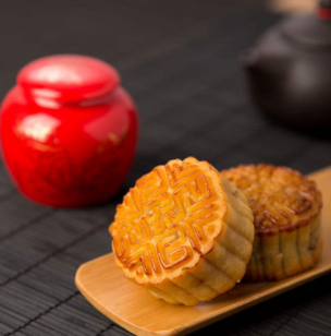 中秋节约会做什么呢?和你心爱的他一起制做月饼吧!