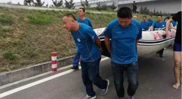 滴滴百万悬赏到账 打捞队怎么分配100万?