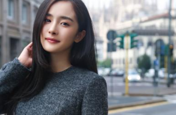 杨幂人品如何 网上传言是真是假?