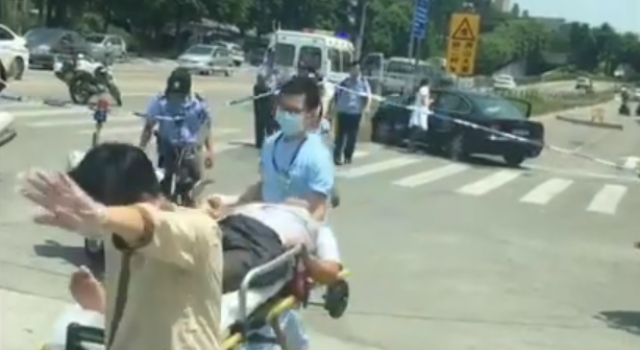 广州工头被割喉 嫌疑人杀人后自残