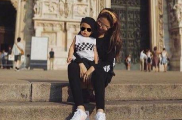 周杰伦儿子正面照曝光 从小就和爸爸一样酷!
