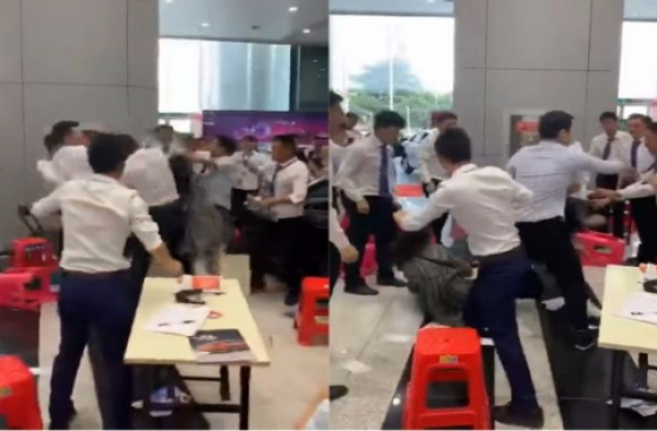 拍视频麻将牌买车 网友:服务业不好惹 两地警方同辟谣