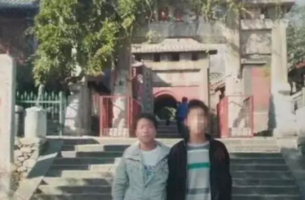 考公务员失败因被通缉 才得知自己竟是在逃通缉犯