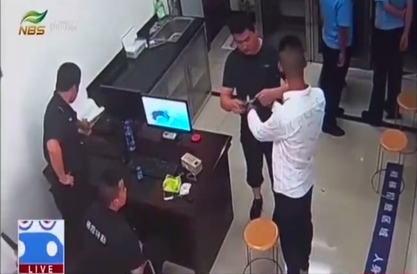 逃犯当伴郎被带走怎么回事?怎么被发现的?犯了什么罪?