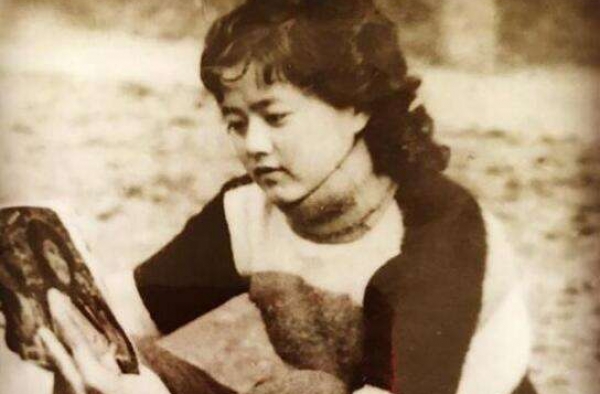 张杰撞脸文根英 张杰妈妈早年照曝光秒杀！
