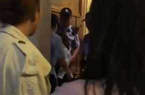 saya爷爷被气去世怎么回事?网友给saya家里送花圈?