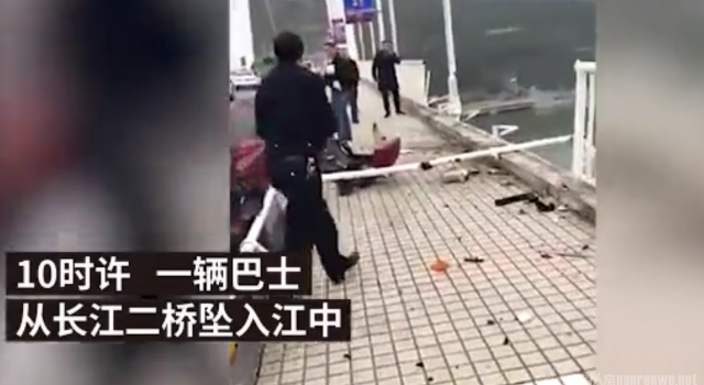 警方进驻公交公司怎么回事?调查显示曾有3人刷老人卡?