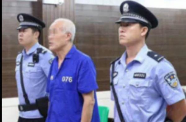 脚踹司机被判3年 六旬老人醉酒踹司机判刑上诉被驳回