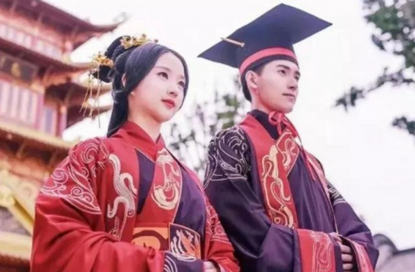 阜阳百人汉服婚礼怎么回事？穿汉服婚礼别有一番韵味？