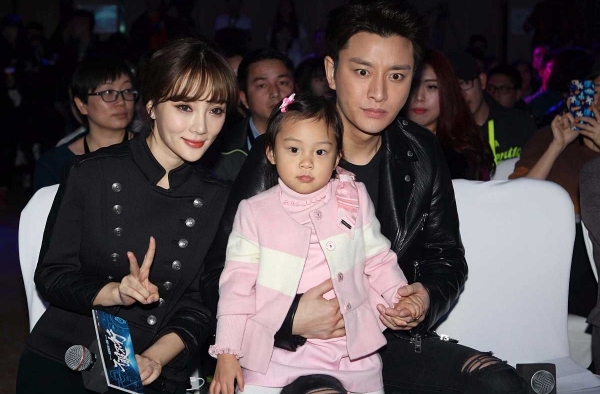 一个人也过得很好？贾乃亮李小璐离婚了吗？