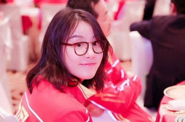 傅园慧自虐 手臂布满抓痕 特殊激励方式使人心疼