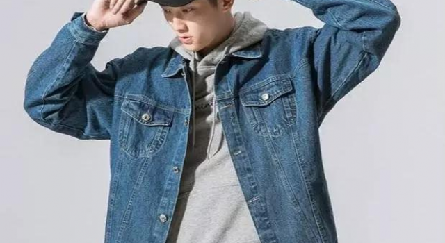男士卫衣搭配什么衣服保暖？毛衣衬衫？还有牛仔外套！