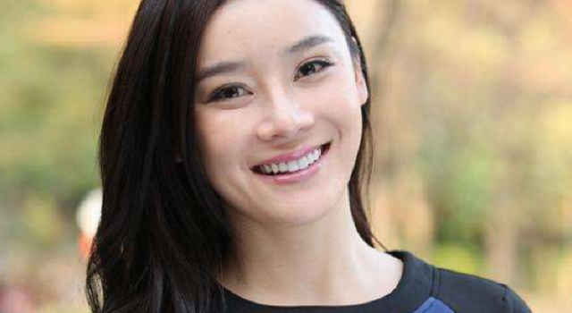 袁姗姗回应相亲 终于明白袁爸爸为什么心愁女儿婚事！