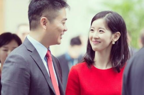 刘强东和章泽天要分了？章泽天不惜悉尼豪宅亏本抛售