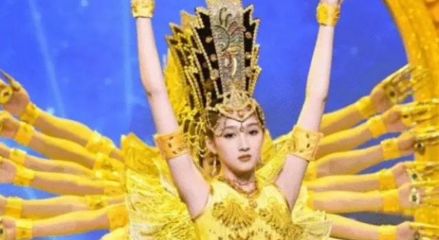 关晓彤千手观音舞蹈侵权 是被黑还是真的掉坑了？