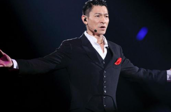华仔粉丝拒绝退票 华仔隐藏老婆原来另有隐情