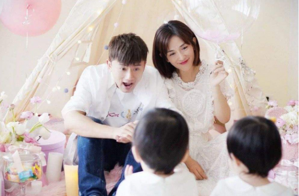 谢娜带女儿玩耍 谢娜双胞胎女儿正面照曝光？一场乌龙