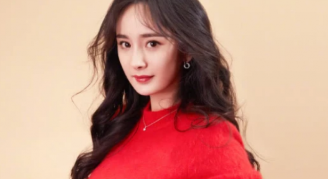 杨幂秘密看小糯米 杨幂独自回港看望女儿 机智反击王鸥