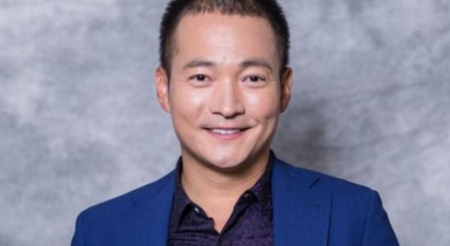 喻恩泰配音丘吉尔 “吕秀才”大变声 万茜绝地反击