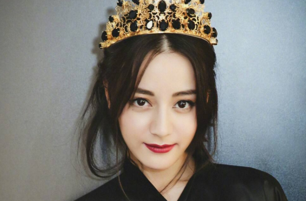 亚太区最美面孔 迪丽热巴杨超越上榜 第一名竟然是她