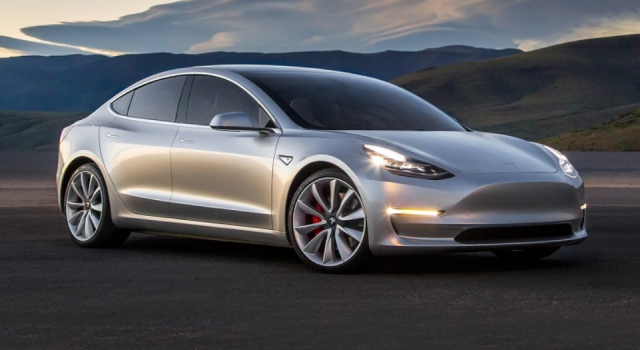 国产或30万的特斯拉Model 3低配抢先测 网红失去了美颜