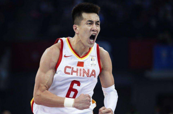 郭艾伦46分 创职业生涯新高 当之无愧的当晚最佳球员