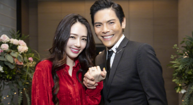 向佐郭碧婷官宣 回顾向佐郭碧婷恋爱经过 向太功不可没