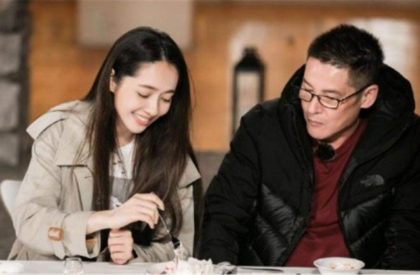 向太连续点赞向佐郭碧婷微博!竟如此满意这个儿媳妇