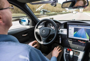 ƻ�������Զ���ʻ�����ײ���װ����������ʱ��ʵ�֣�