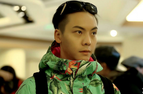 感受陈伟霆的迷人魅力 感受阳光男生的服装选择