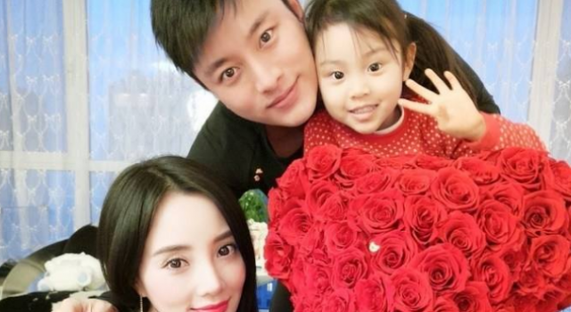 贾乃亮李小璐离婚协议书曝光？离婚石锤？李小璐回应了