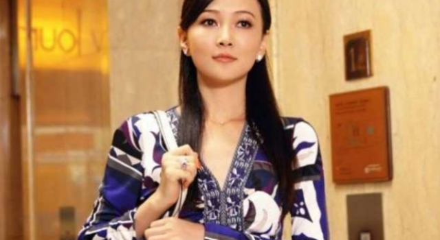 诸葛紫岐生下二胎 又是秘密生子 明星怀孕都不长胖吗？