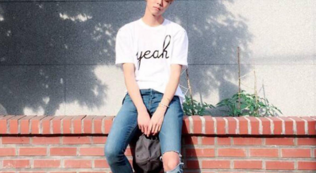 夏季的个性白T恤 带给你与众不同的气质形象