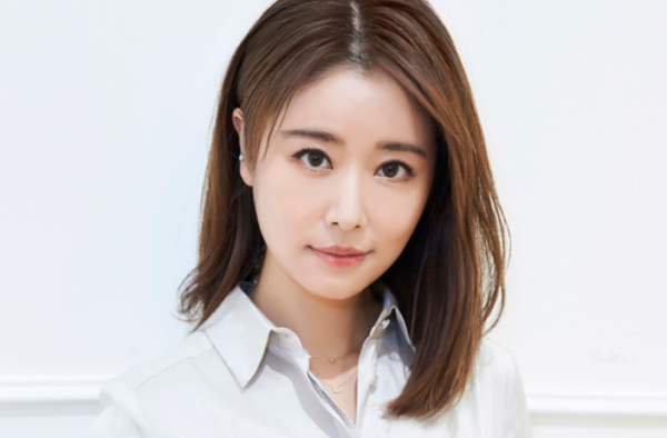 林心如一家首同框 场面温馨幸福 小海豚乖巧软萌