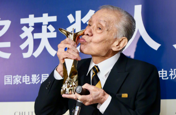 金爵奖出炉 96岁上影节影帝常枫  43年前是金马影帝