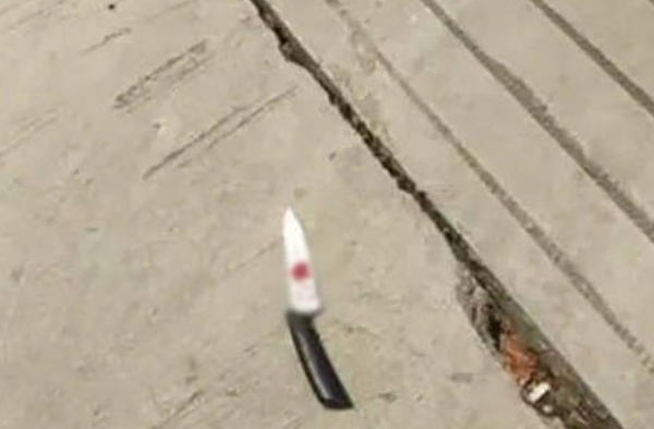 三把菜刀从天而降 又一次高空坠物！肇事者尚未找到