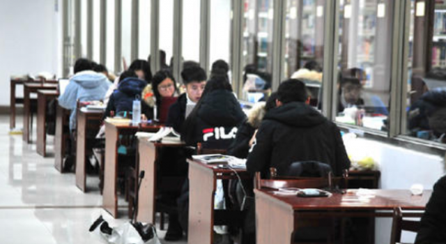 逃避式考研成热潮 只是留恋校园和恐惧社会吗？